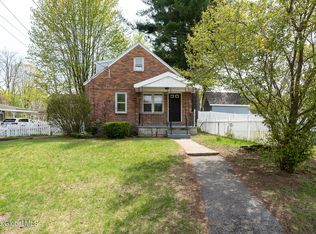 1 Robin St, Schenectady, NY 12306