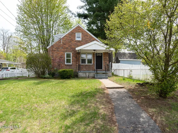 1 Robin Street, Schenectady, NY 12306
