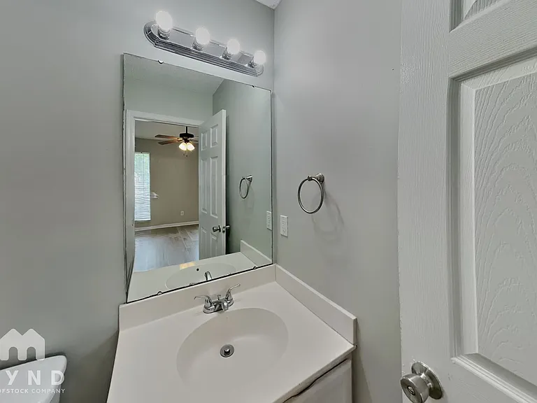 6902 Kentucky Derby Dr — Photo 13