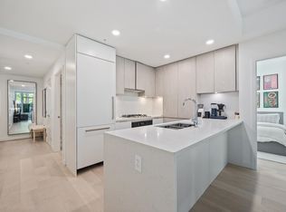 4240 Cambie St #10X, Vancouver, BC V5Z 0K6