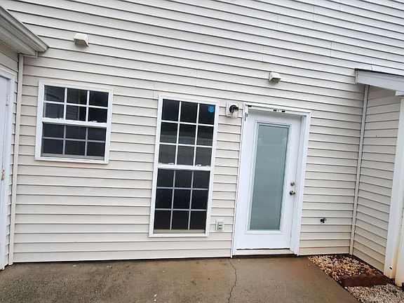 3rd image of 9644 Littleleaf Dr