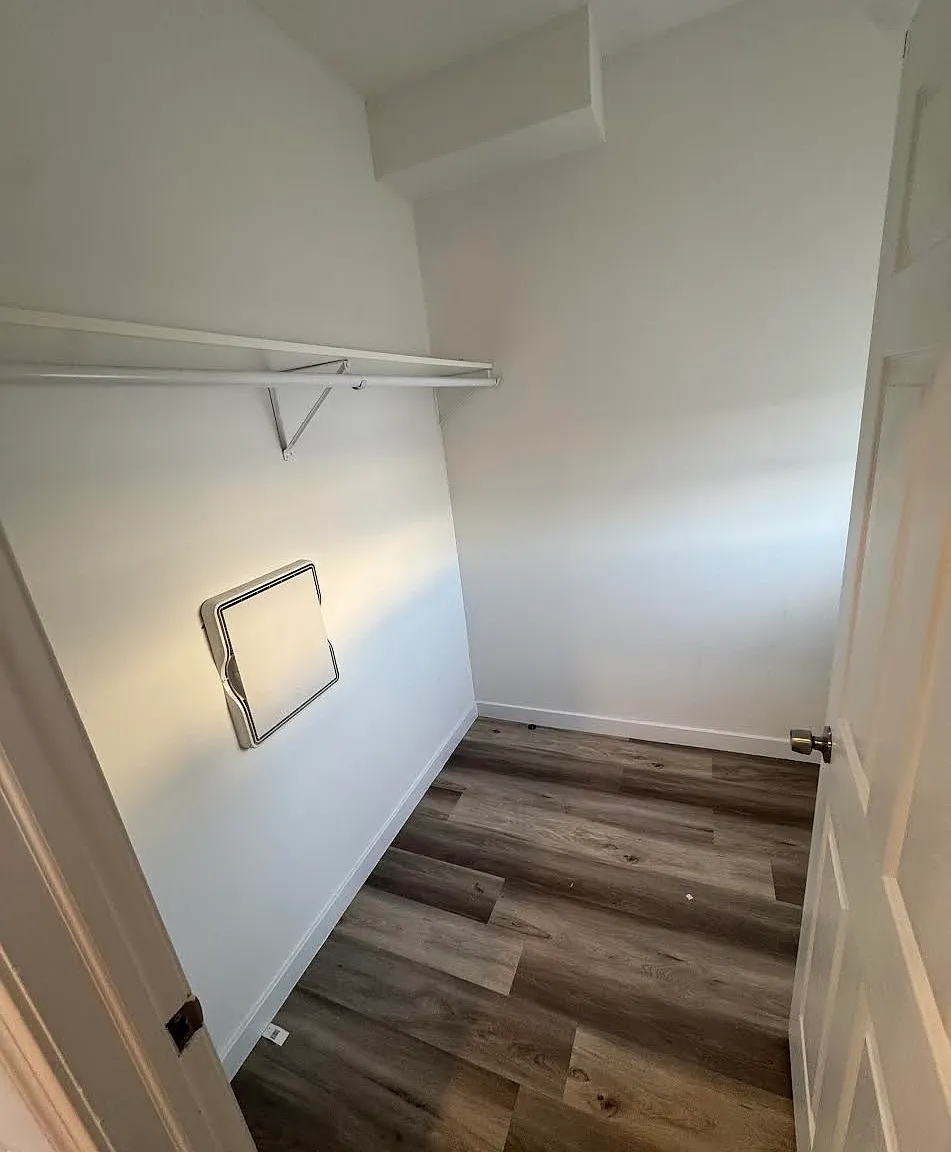 1 bed, $1,636 — Photo 2