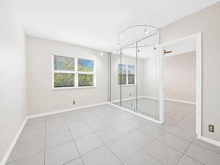 2238 Monroe St #306 — Photo 5