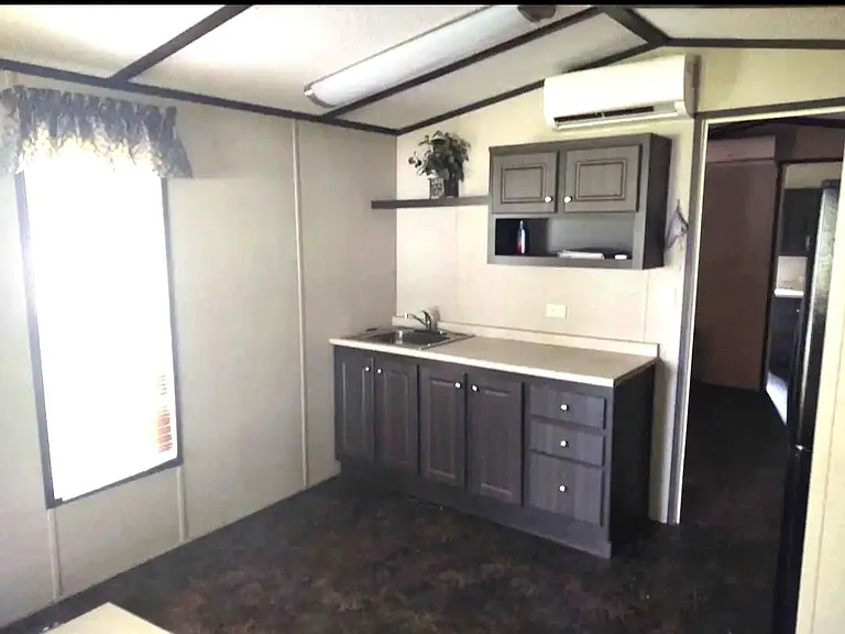 2713 Cory Ln — Photo 4