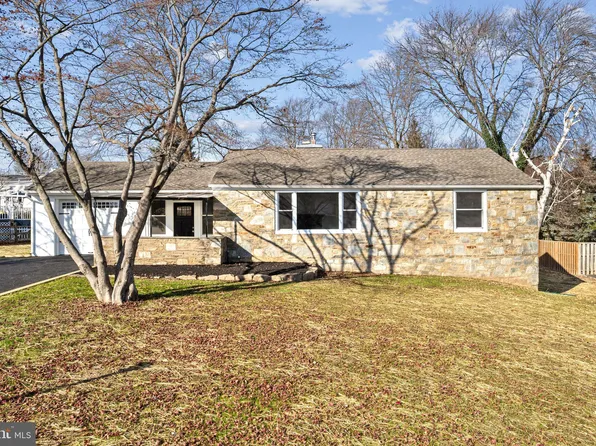 32 N Midway Ave, Feasterville, PA 19053