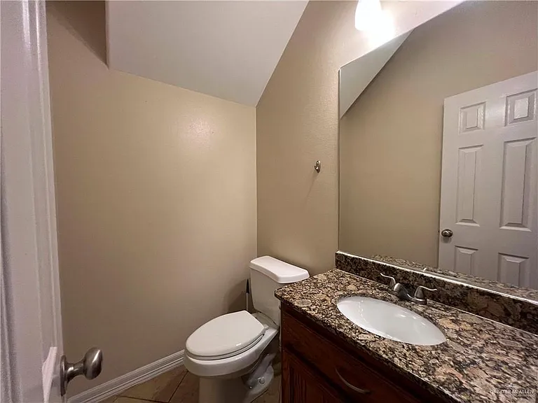 313 S 49th St #4 — Photo 15