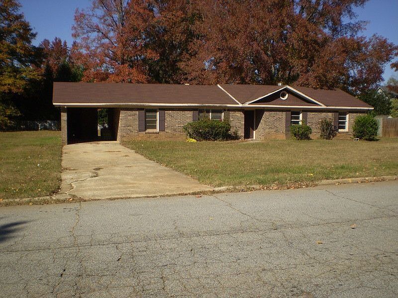 2nd image of 202 Brentwood Way