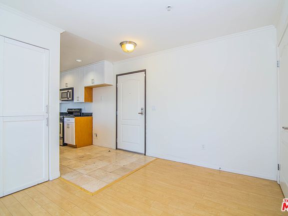 4th image of 2811 W Francis Ave #305