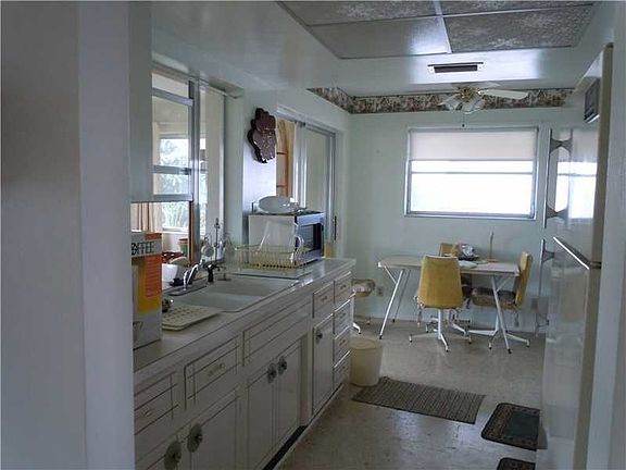 3rd image of 4900 NW 48th Ave