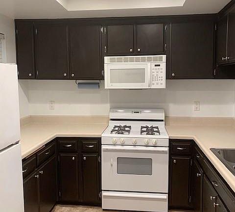 4th image of 680 Grand Ave APT 101