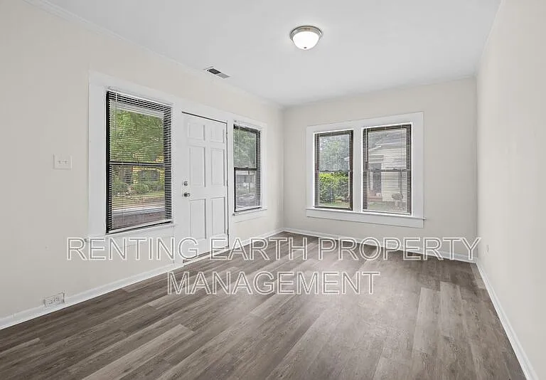 2608 Avenue G — Photo 7