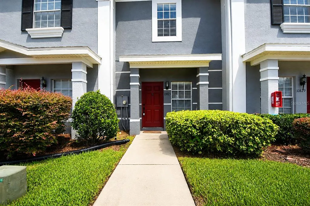2 bed, 2.5 bath, 987 sqft, $1,800 — Photo 2