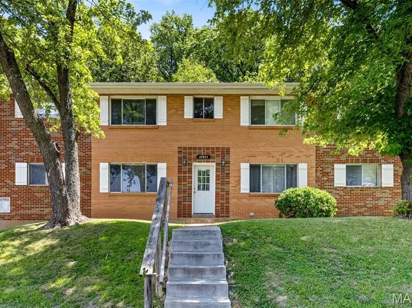 10944 Warwickhall Dr, Bridgeton, MO 63044