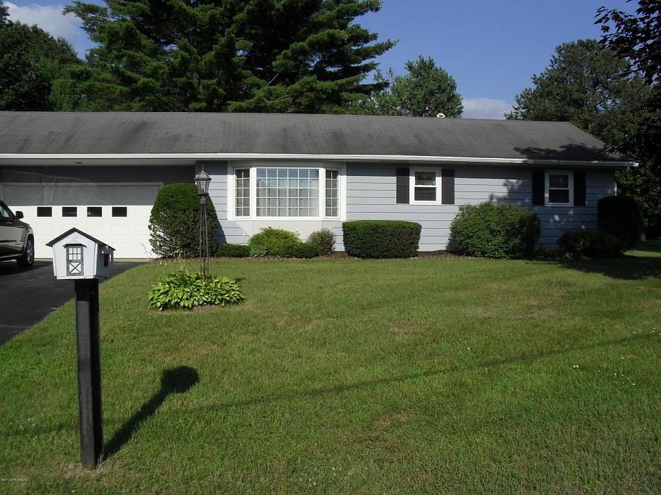 1st image of 30 Terry Dr