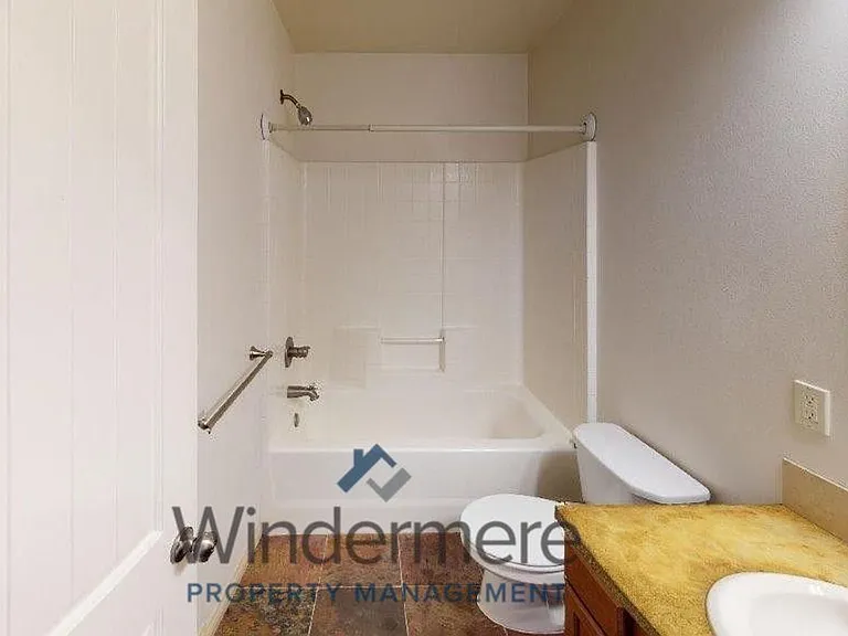 1100 S College Ave — Photo 11