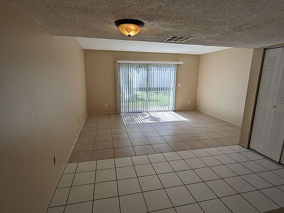 4th image of 12126 Napiers Cir
