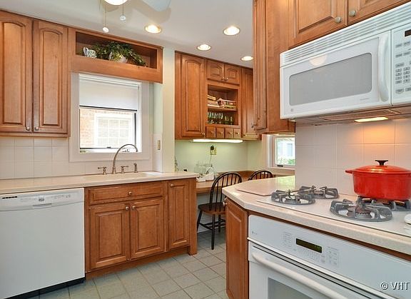 4th image of 5916 N Kilbourn Ave