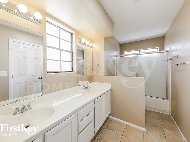 7418 W Cameron Dr — Photo 10