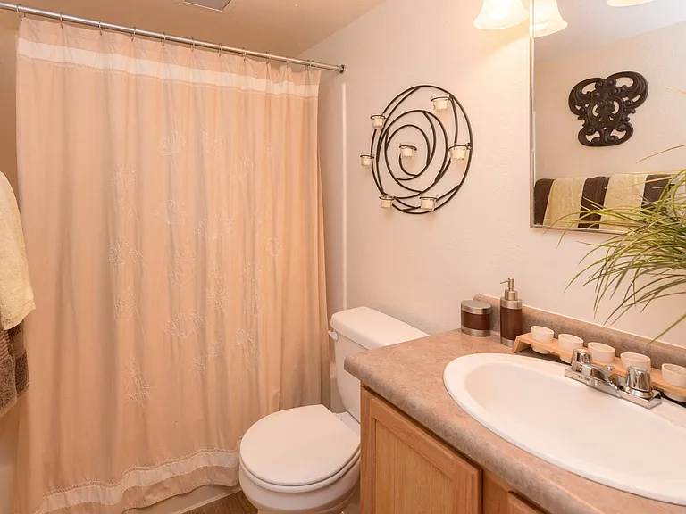 Santa Cruz Apartments — Photo 8
