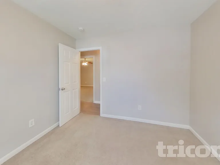 120 Oakbrook Village Rd — Photo 9