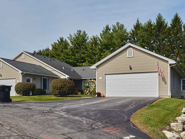 CenterPointe Apartments & Townhomes — Photo 49