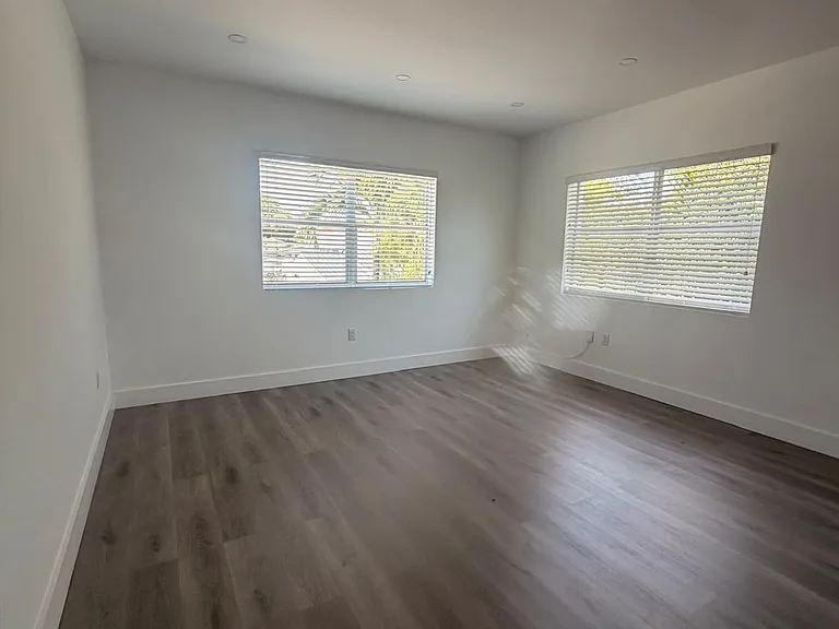 1754 SW 14th St #5 — Photo 12