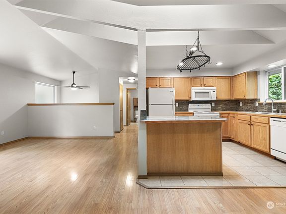 2nd image of 22623 Echowood Lane SE