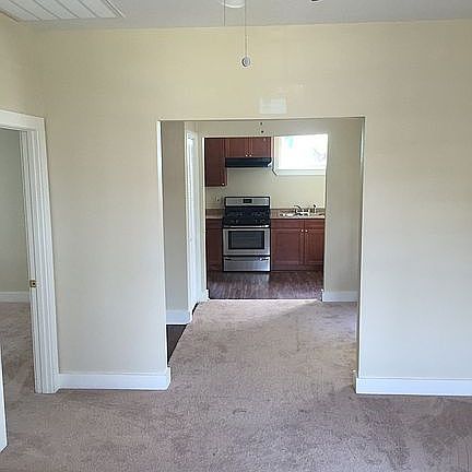3rd image of 2812 Avenue Q 1/2