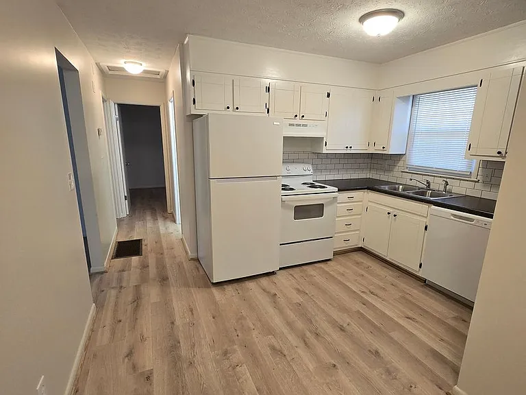 1505 & 1526 Warrior Rd — Photo 11