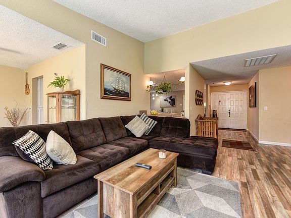 4th image of 8028 Hoopes Dr