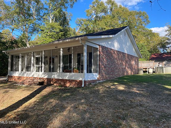 3rd image of 22 Jeff Smith Ln
