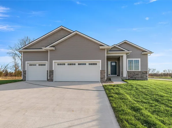 704 E Vista Lake Ave, Polk City, IA 50226