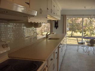 44 Maplefield Rd, Pleasant Ridge, MI 48069