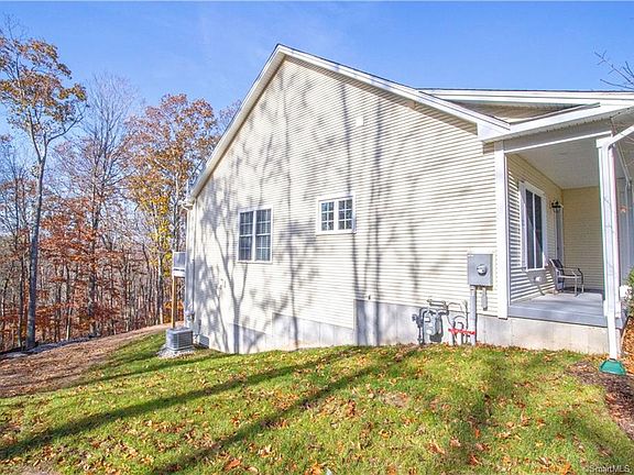 2nd image of 14 Essex Glen Dr #12