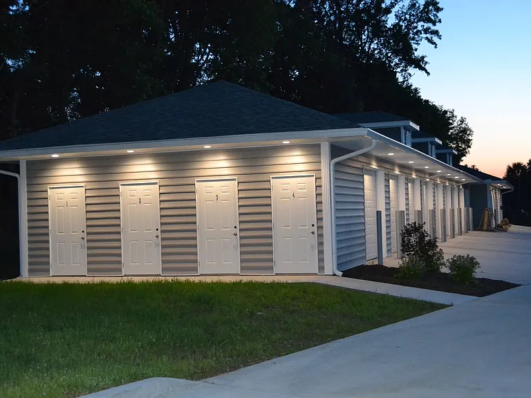 156 Lambert Dr — Photo 44