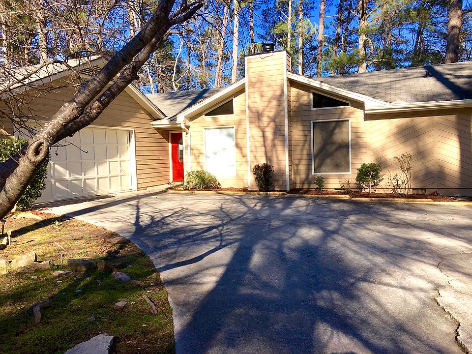 1st image of 3238 Village Glen Dr