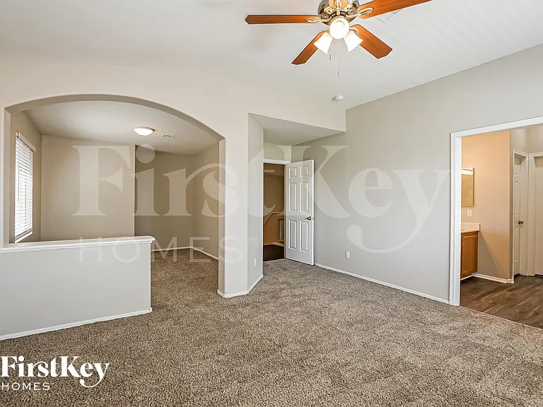 9947 Pioneer Ave — Photo 11