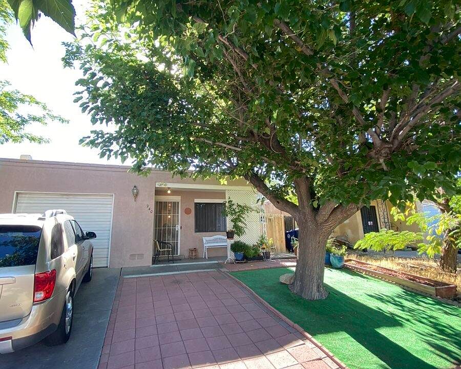 1st image of 240 Zena Lona St NE