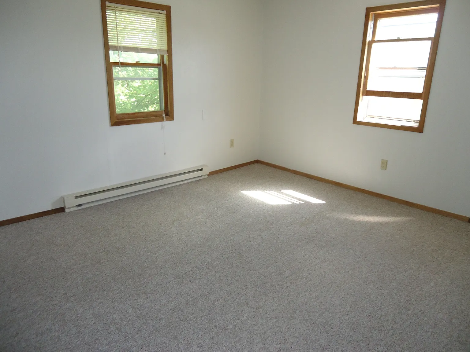 102 2ND ST N - 3 — Photo 1