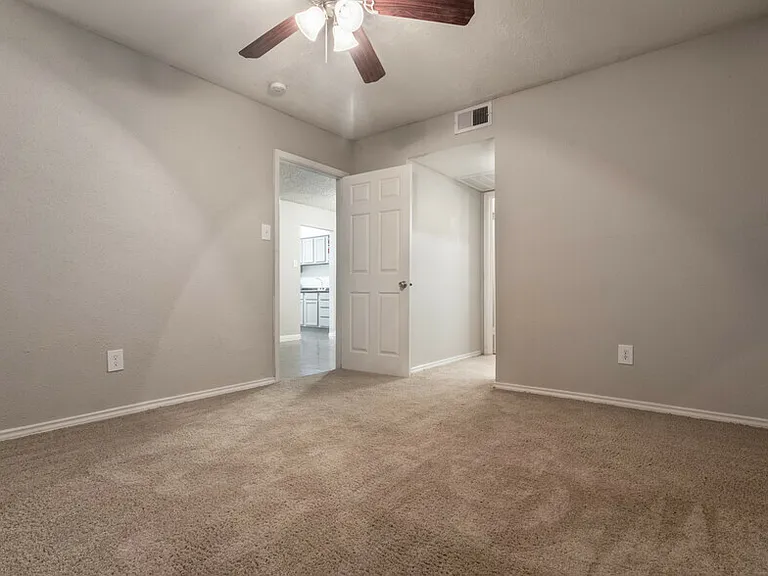 Cedar Bluff Apartments — Photo 12