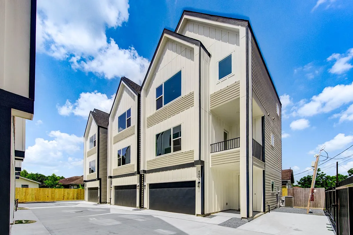 3 bed, 3.5 bath, 2051 sqft, $2,699 — Photo 4