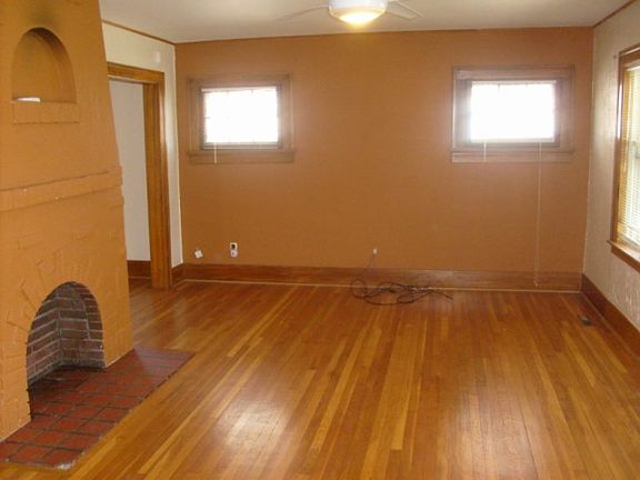 5th image of 65 E Beechwood Ave