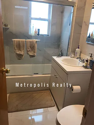 Rented by Metropolis International Realty Inc. | media 24
