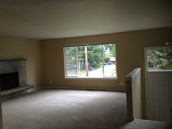 2nd image of 20904 3rd Ave W