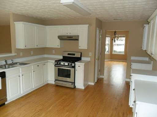 3rd image of 3134 Golfe Links Ct