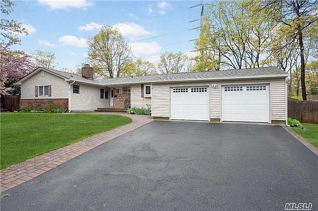 1st image of 10 Butterfly Dr