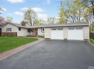 10 Butterfly Dr, Hauppauge, NY 11788