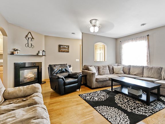 4th image of 626 E Market St Unit 101