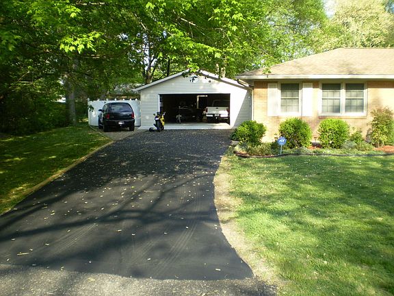 4th image of 106 Yearwood Ave
