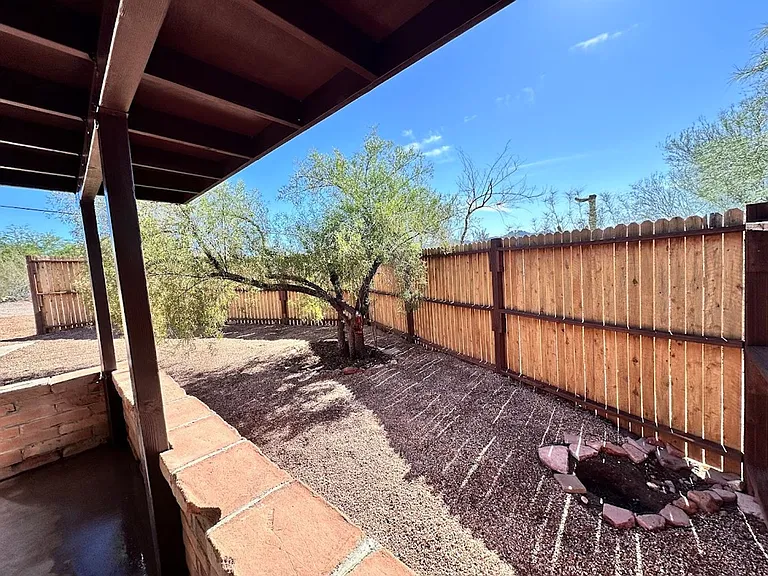 3130 W Rock Hill Rd — Photo 33